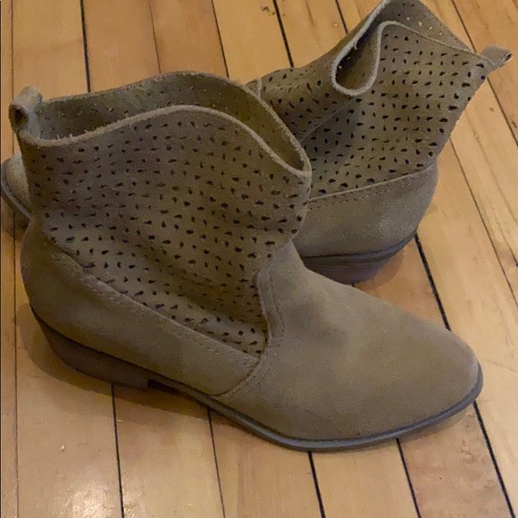 Booties - Picture 4 of 4